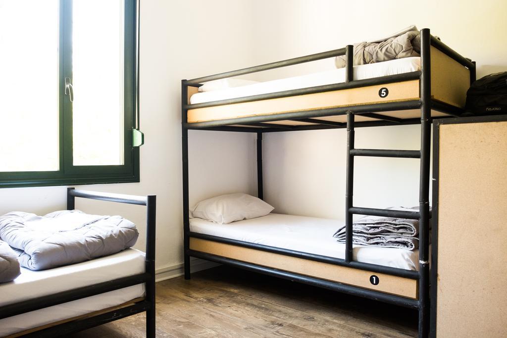 Destil Hostel Тирана Екстер'єр фото